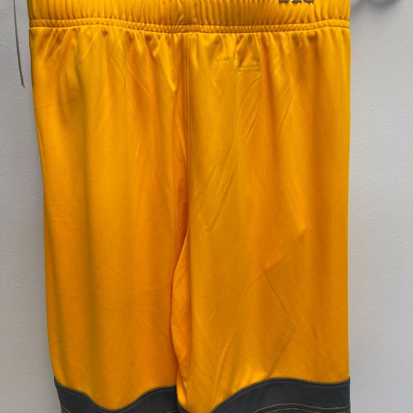 Under Armour Boys Velocity Shorts Yellow NWT – Size Medium - Picture 2 of 2
